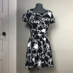 Lush Floral Pattern Keyhole Sweetheart Dress